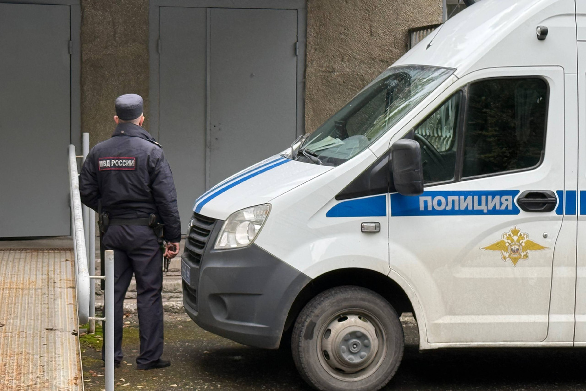 Сейчас обвиняемый под стражей