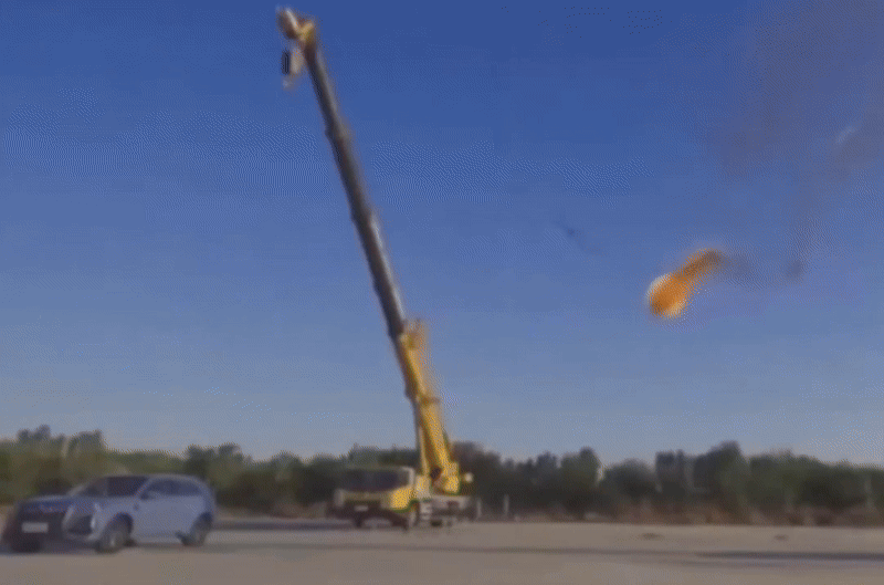 Таким ударом можно разрушить дом, но не атвомобиль Хончи