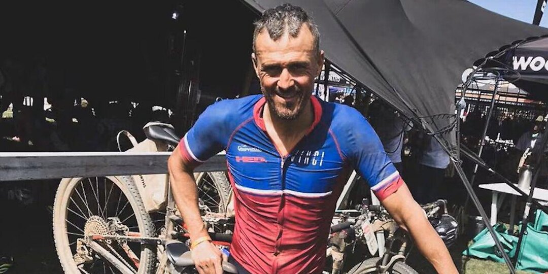 Луис Энрике перенес операцию после перелома ключицы из-за падения с велосипеда. Тренер находится в Испании и может пропустить ближайшие игры «ПСЖ»