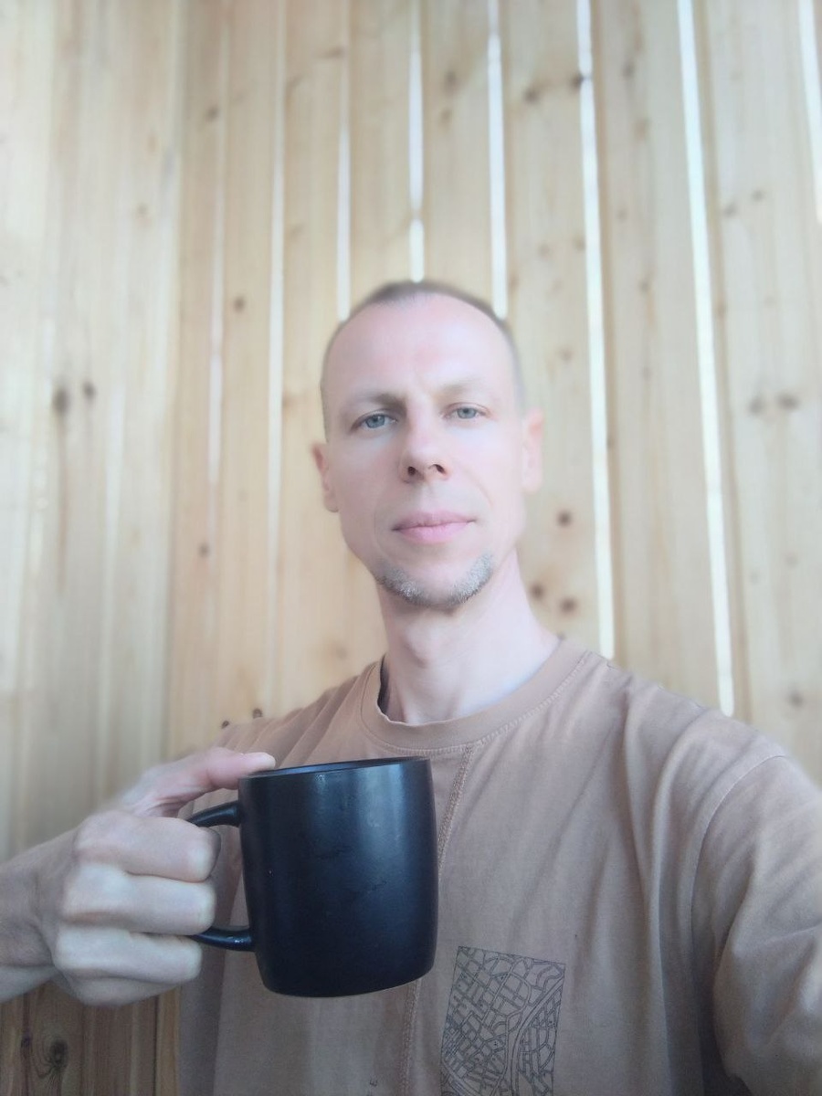 После обеда прокатился на велосипеде около 6 км, по возвращении попил кофе и сел писать эту статью
