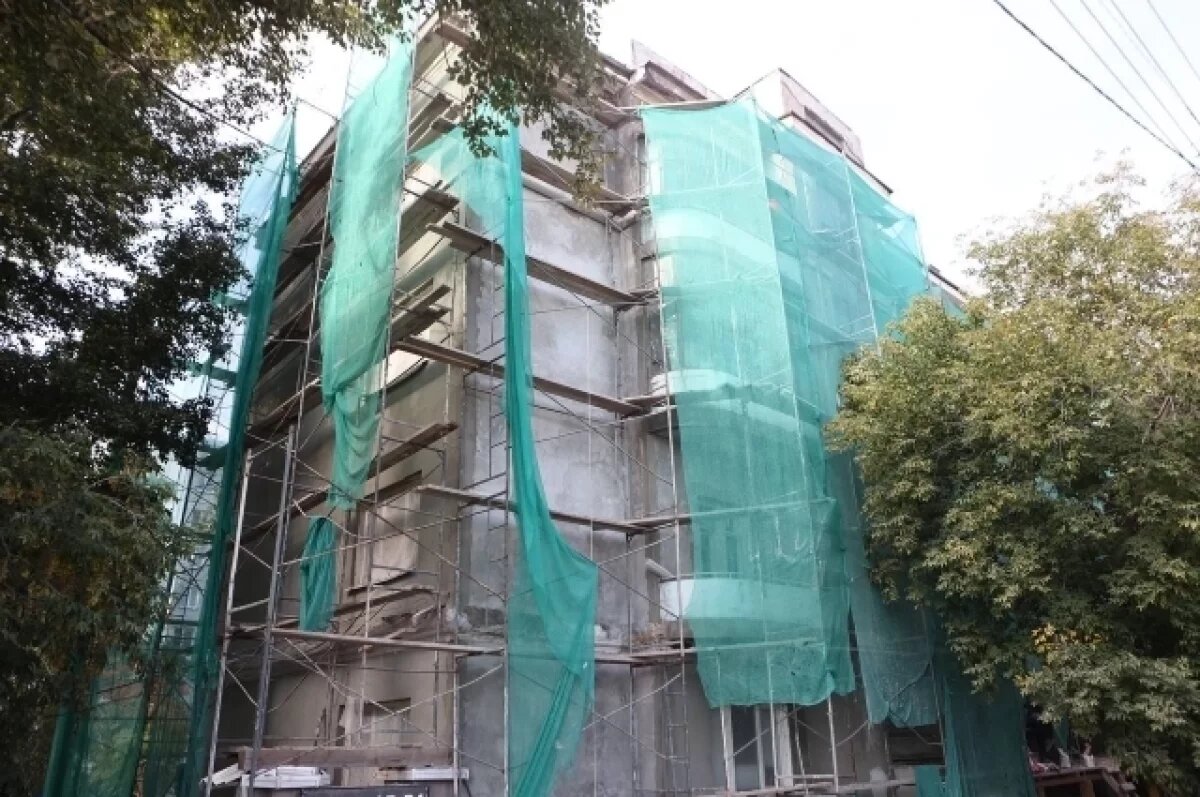    Дом 1931 года ремонтируется на улице Большевистской в Новосибирске