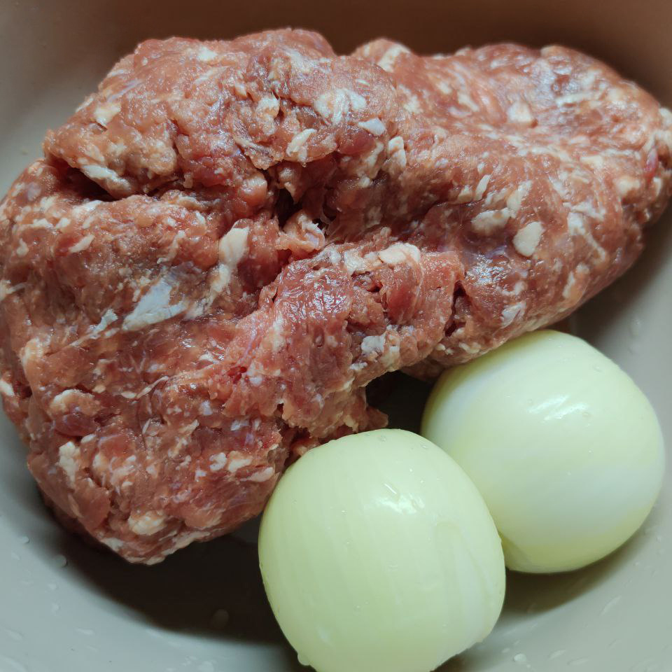 Фарш домашний, лук репчатый