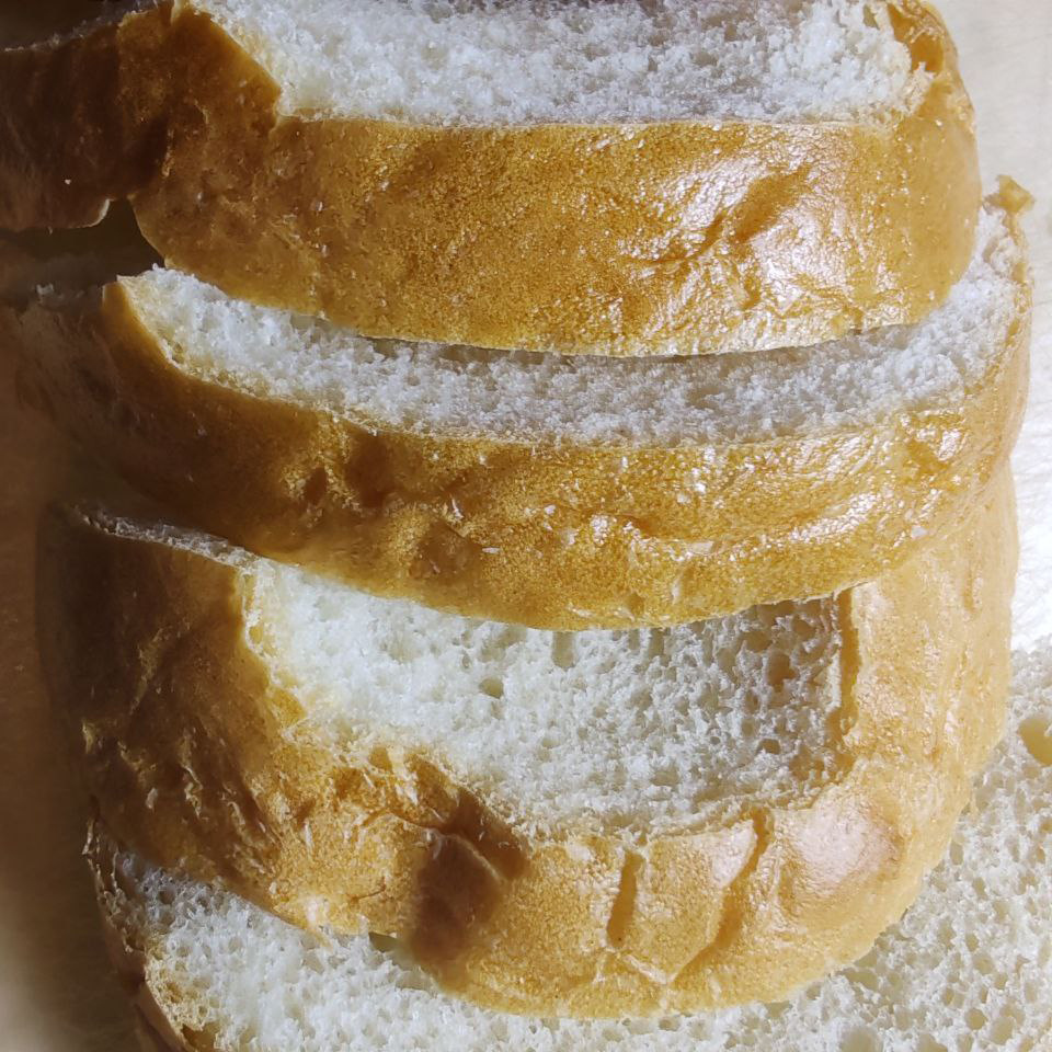 Нарезка горбушки хлеба 2 штуки