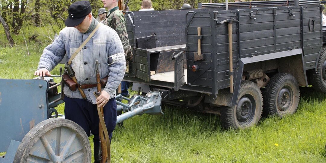 Украинский полицай продался Третьему рейху за 200 г колбасы и 250 рублей