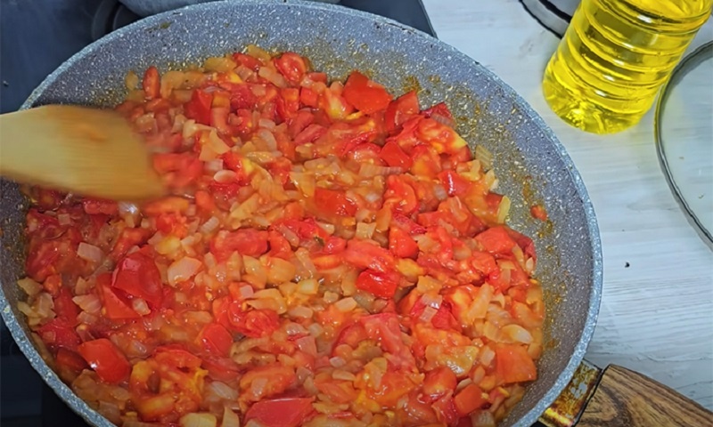 Болгарская манджа: южное рагу из баклажанов, которое заменит мясо