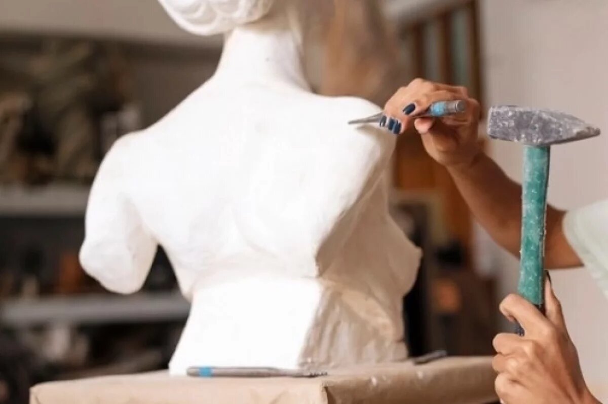    Новая скульптура в Рязани вызвала скандал: администрация отказалась