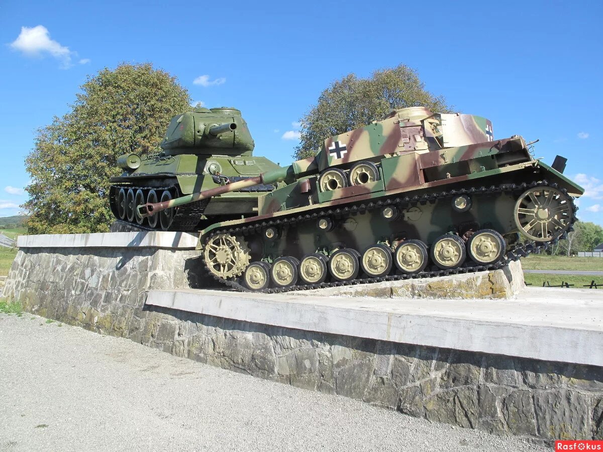 Памятник советским танкистам.