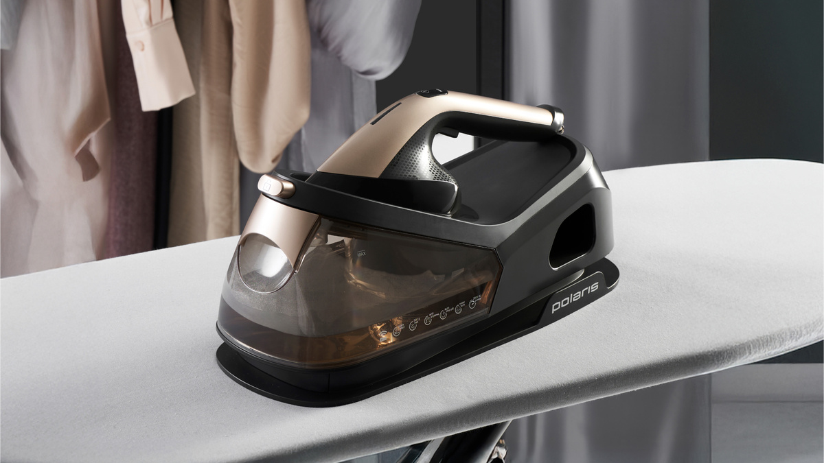 Парогенератор Polaris PSS 2002K X-Steam PRO Wi-Fi IQ Home с мощным паровым ударом 300 г/мин и дистанционным управлением.