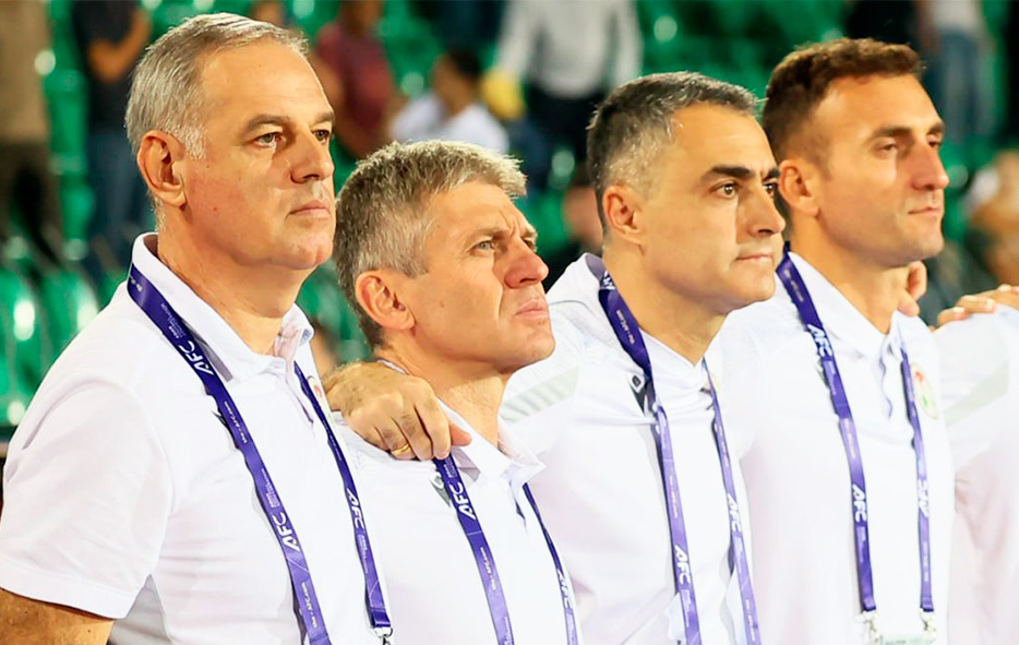 Тренерский штаб сборной Таджикистана. Гела Шекиладзе - второй слева. Фото пресс-службы ФФТ