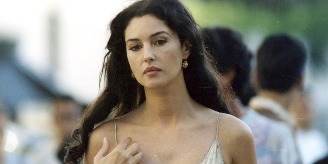 «Малена» с Моникой Белуччи. Как фильм критикует фашизм и зло?