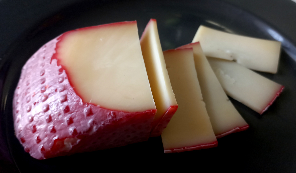 «Хмельная корова» - сыр от частной сыроварни «Сергеев Сыр» Донецк