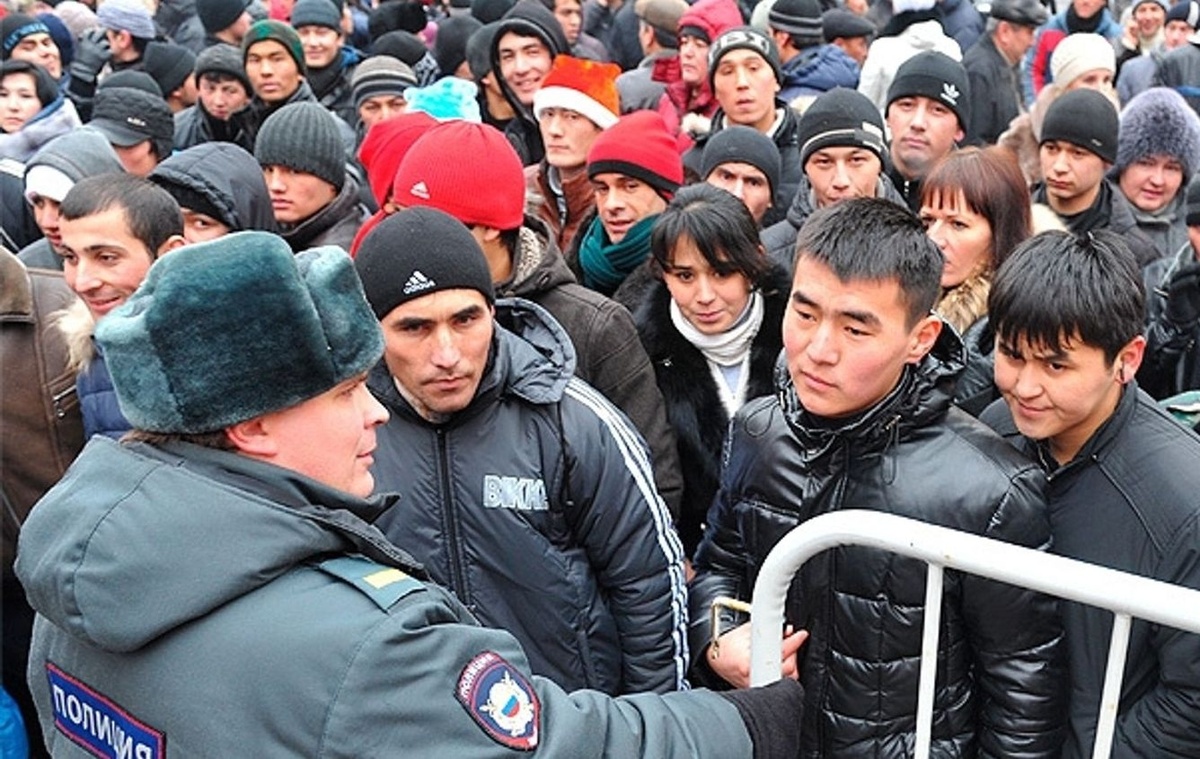 Из открытых источников в интернете. Мигранты в России.