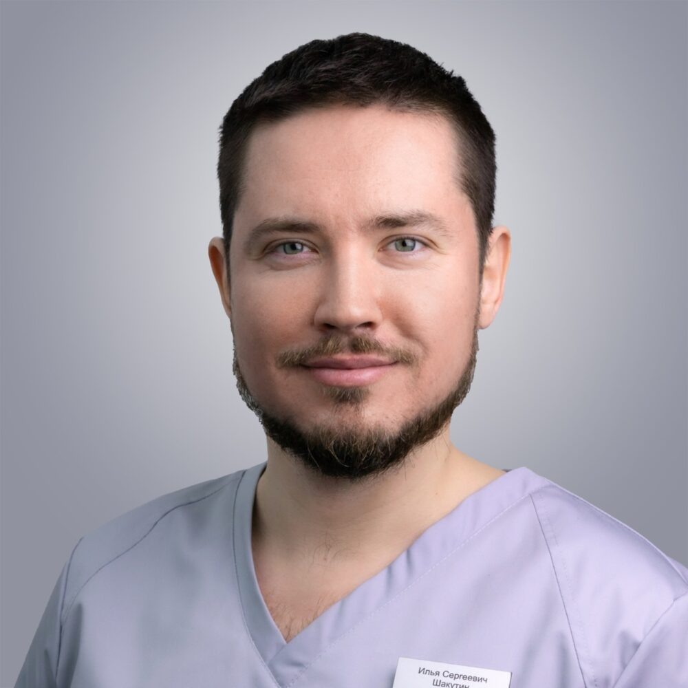 Заместитель главного врача, заведующий отропедическим отделением клиники «Флоренция», стоматолог-ортопед Илья Сергеевич Шакутин
