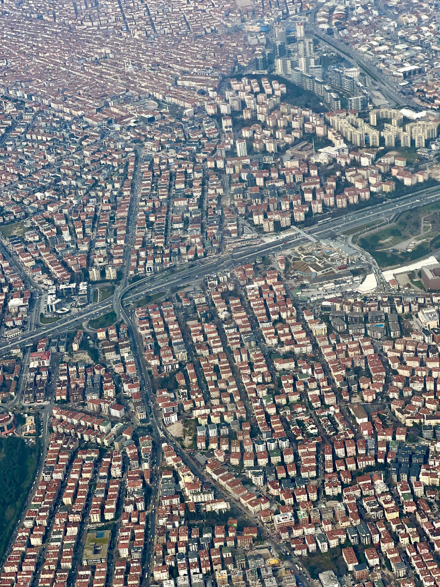 Подлетаем к  Стамбулу