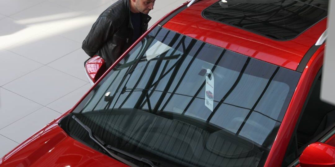 С начала года в России закрылся каждый 11 автосалон