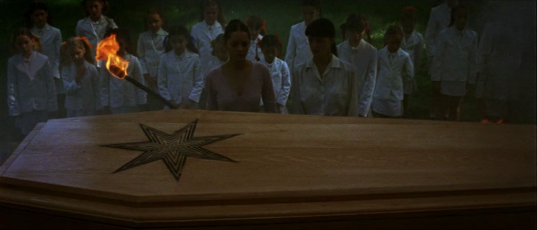 Кадр из фильма «Невинность» (2004)