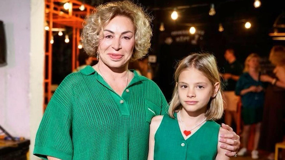    Симона Черноморская с внучкой Алисой. Фото: Инстаграм* @simona280