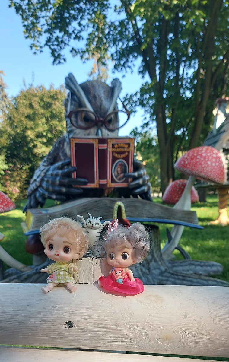 Ваня (наверное, принц), Филимон и самая настоящая принцесса Алиса. Фото автора канала.