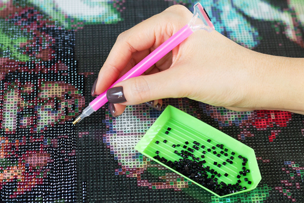 Алмазная мозаика — одновременно и рукоделие, и медитация