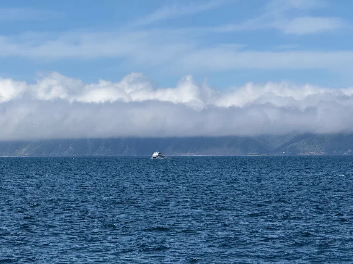 Баргузин к нам мчит на всех парах