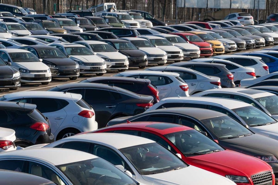    Самые популярные объявления авто с пробегом в августе. sharfsinn / Shutterstock.com / Fotodom