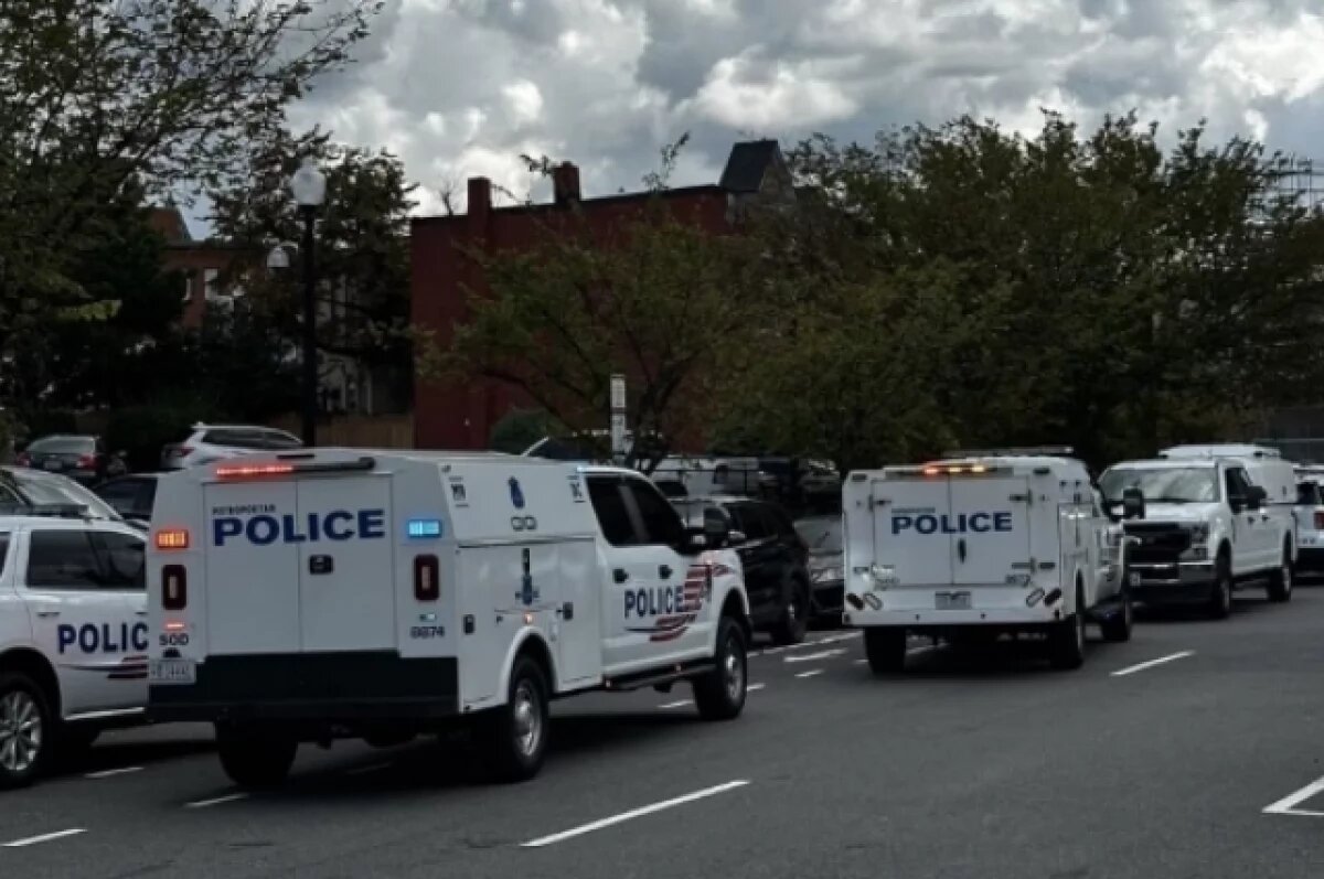    В Вашингтоне полиция оцепила штаб Демпартии после сообщения о бомбе