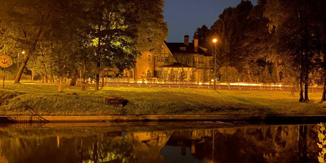 Вечерняя прогулка через Лопухинский сад и Каменный остров