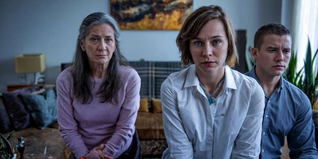 Скажи спасибо, что тебя сюда вообще жить пустили, - заявила Лике свекровь