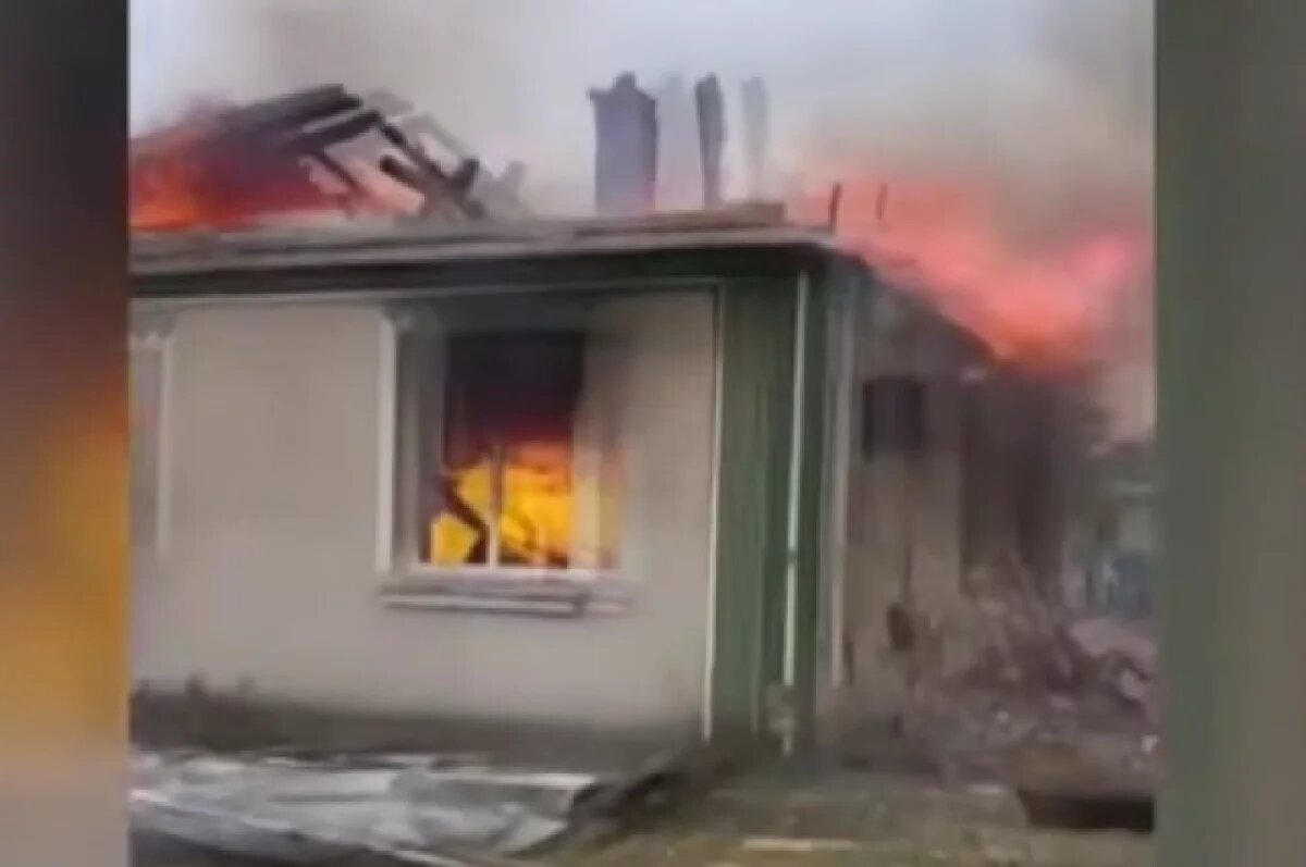    На Украине ракета с истребителя ВСУ упала на жилой дом