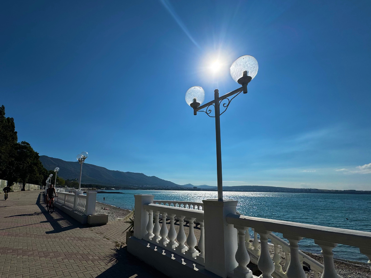 Набережная Гелинджика. 05.09.2025 Фото автора.