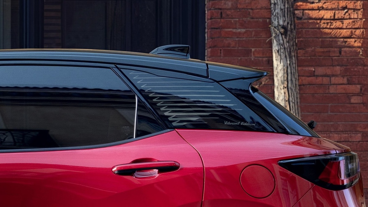 Lexus LBX Vibrant Edition 2025