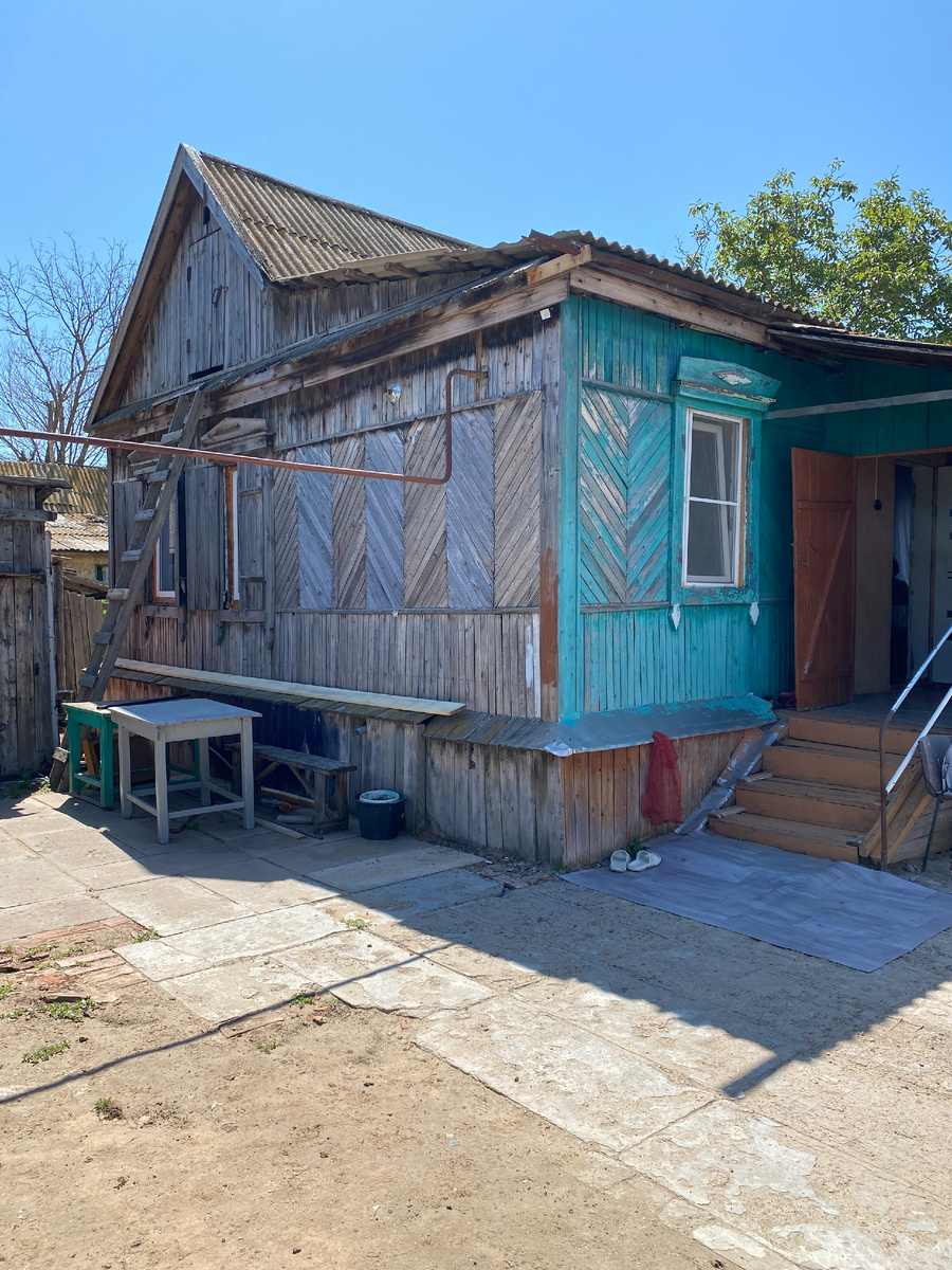 Милейший домик. Снаружи неказистый, но внутри по современному очень комфортный. Фото из архива автора