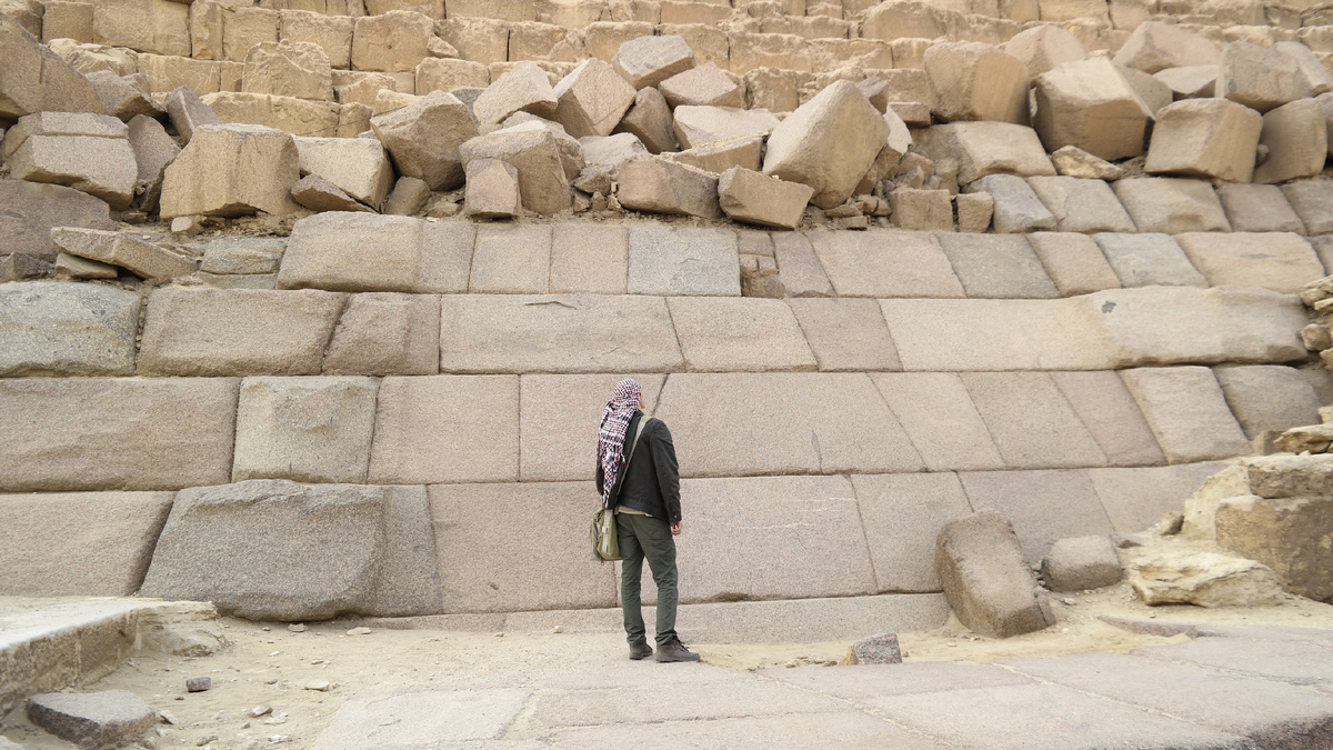 Автор у пирамиды Микерина. Фото автора