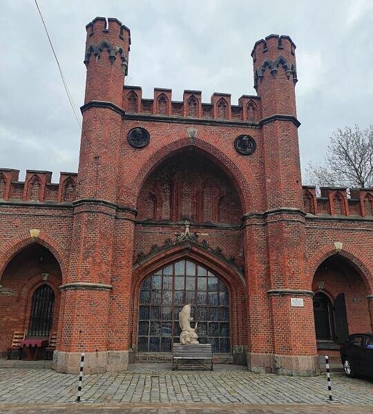    Одна из визитных карточек Калининграда — Росгартенские ворота Фото: Анна Табаева, личный архив