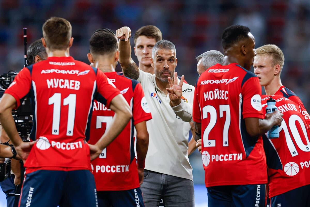 пресс-служба ПФК ЦСКА📷Главный тренер ЦСКА Фабио Челестини и игроки команды