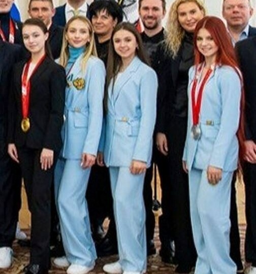 Почему мы не сдаёмся врагам, когда они наступают стратегически? Но не отвергаем Олимпиаду, когда державу там унижают глупыми условиями?