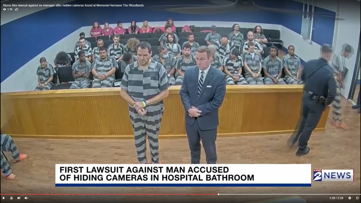 Роберт Шредер (слева). Кадр: click2houston.com