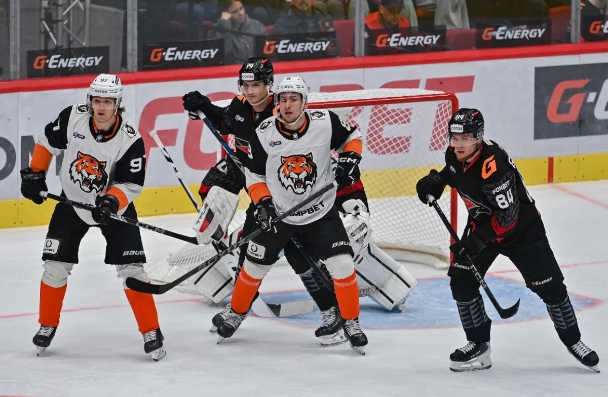    ХК «Амур» минимально уступил «Авангарду» в финальном выездном матче