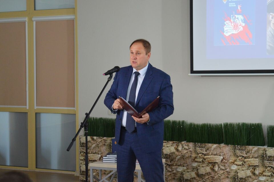    Презентация книг о подвигах чекистов. Источник: Екатерина Жолнерова