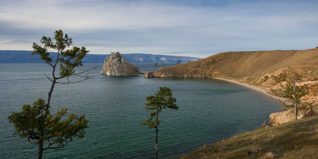 Тишина, золото и звезды: чем удивляет Байкал осенью