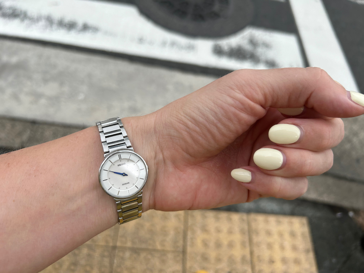 Часы «шиворот-навыворот», как я называю.