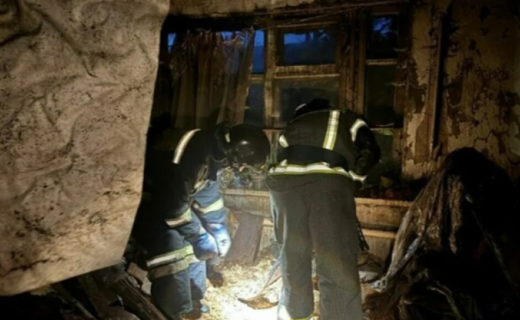 Фото:. Обрушение потолка ╱ ГУ МЧС России по Алтайскому краю