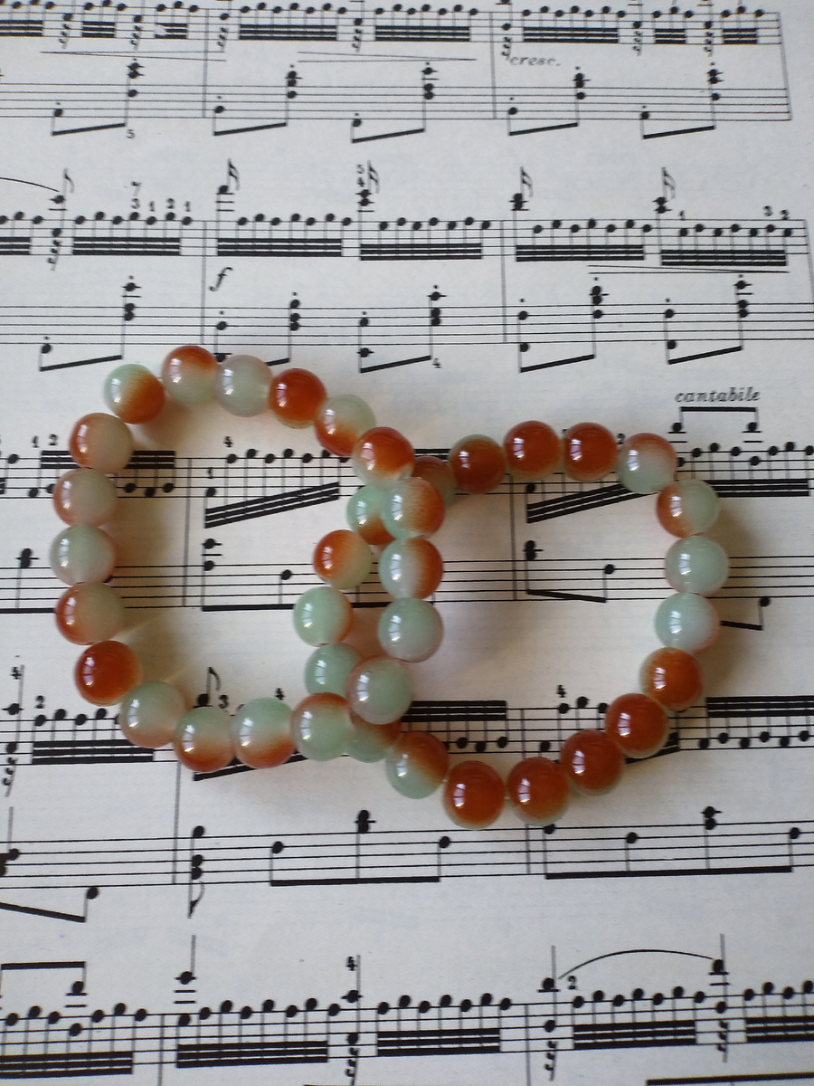 Эти напоминают разноликую Яшму. 