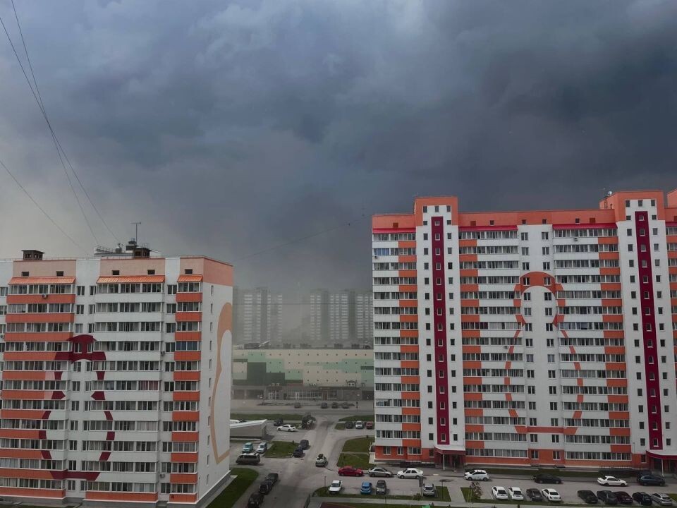    Буря и тучи в Барнауле. Источник: "Толк"