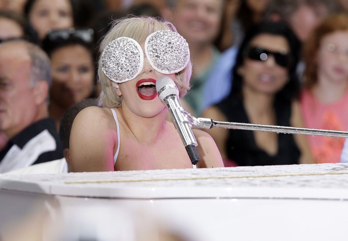 Lady Gaga старается для вас, послушайте этот альбом.