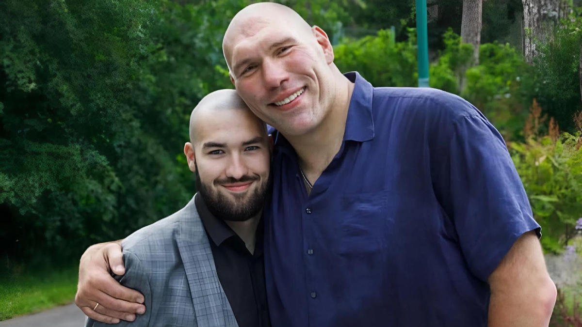   Николай Валуев с сыном Григорием. Фото: Instagram (Запрещён в РФ) @nickvaluev