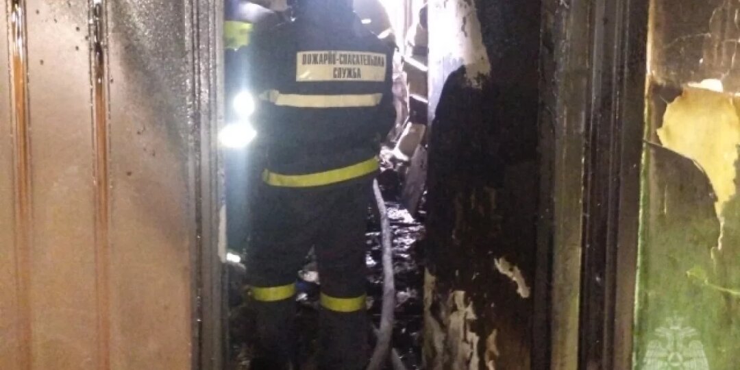 На страшном пожаре в Нововятском районе Кирова эвакуировали 12 человек