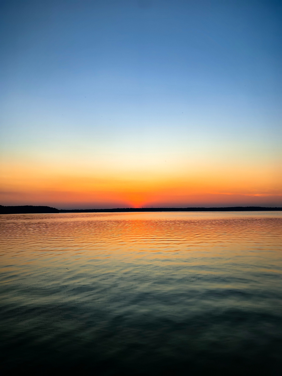 Живописный Сенеж прекрасен в любое время года, но особенно, конечно, летом и ранней осенью