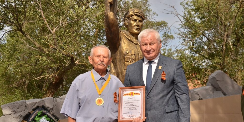    ???????????????????????????????????? redaktor