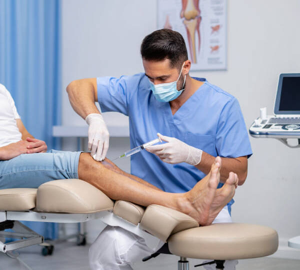 Внутрисуставные инъекции: быстрое избавление от воспаления